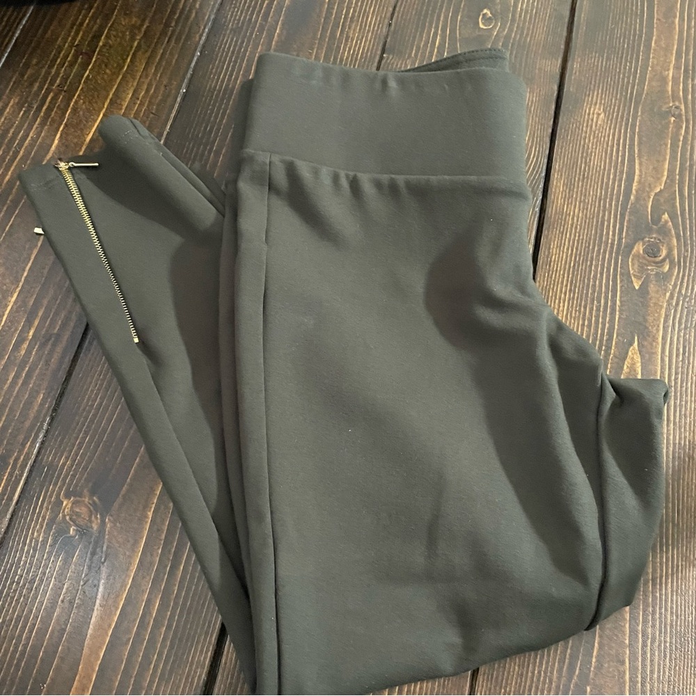 Torrid Olive Green Pixie Pants with Side Zippers Size 00R